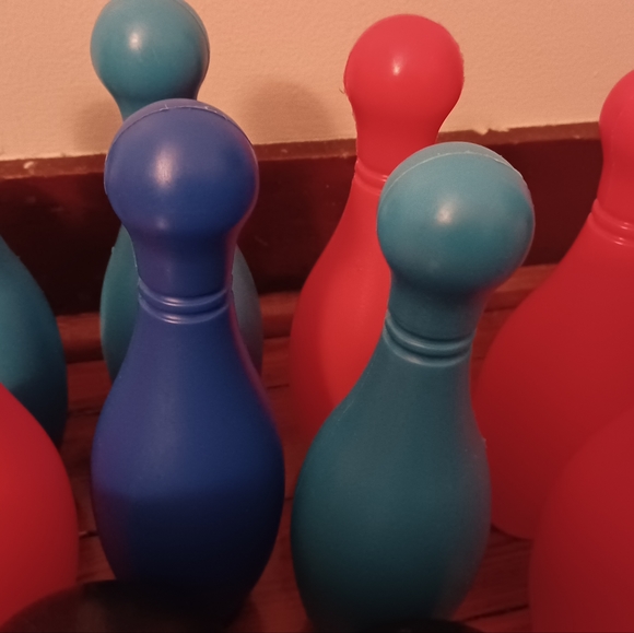 BOWLING BALL PLASTIC SET FOR KIDS!! - Picture 3 of 4